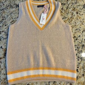 Women’s Vineyard Vines Vest NWT